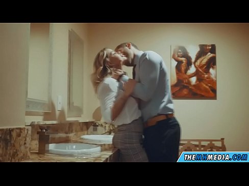 ❤️ Вақте ки як малламуй busty шумо дар як ҳоҷатхона ҷамъиятӣ seduces ☑ Синси босифат дар мо tg.watchhentai.ru ️❤